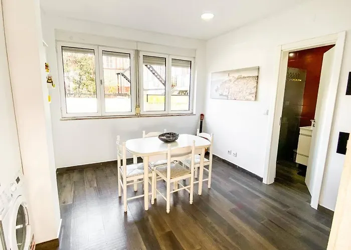 Hu2i - In&out Sete Rios * Lisboa