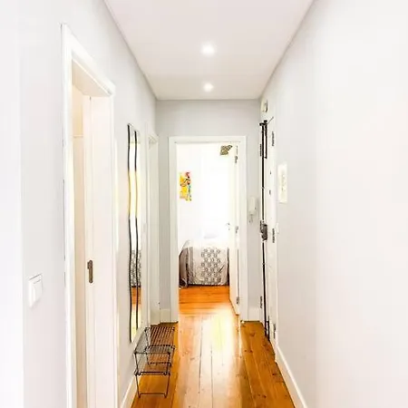 Hu2i - In&out Sete Rios リスボン