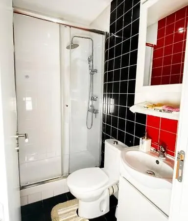 Hu2i - In&out Sete Rios * リスボン