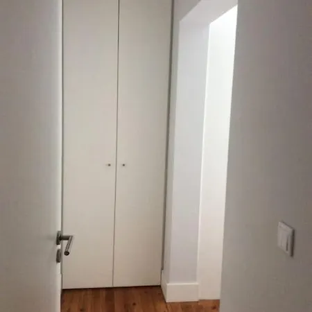 Hu2i - In&out Sete Rios *