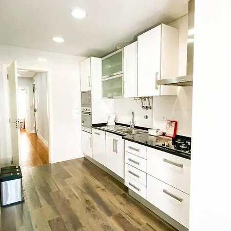 Hu2i - In&out Sete Rios